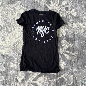 Black shirt sleeve shirt